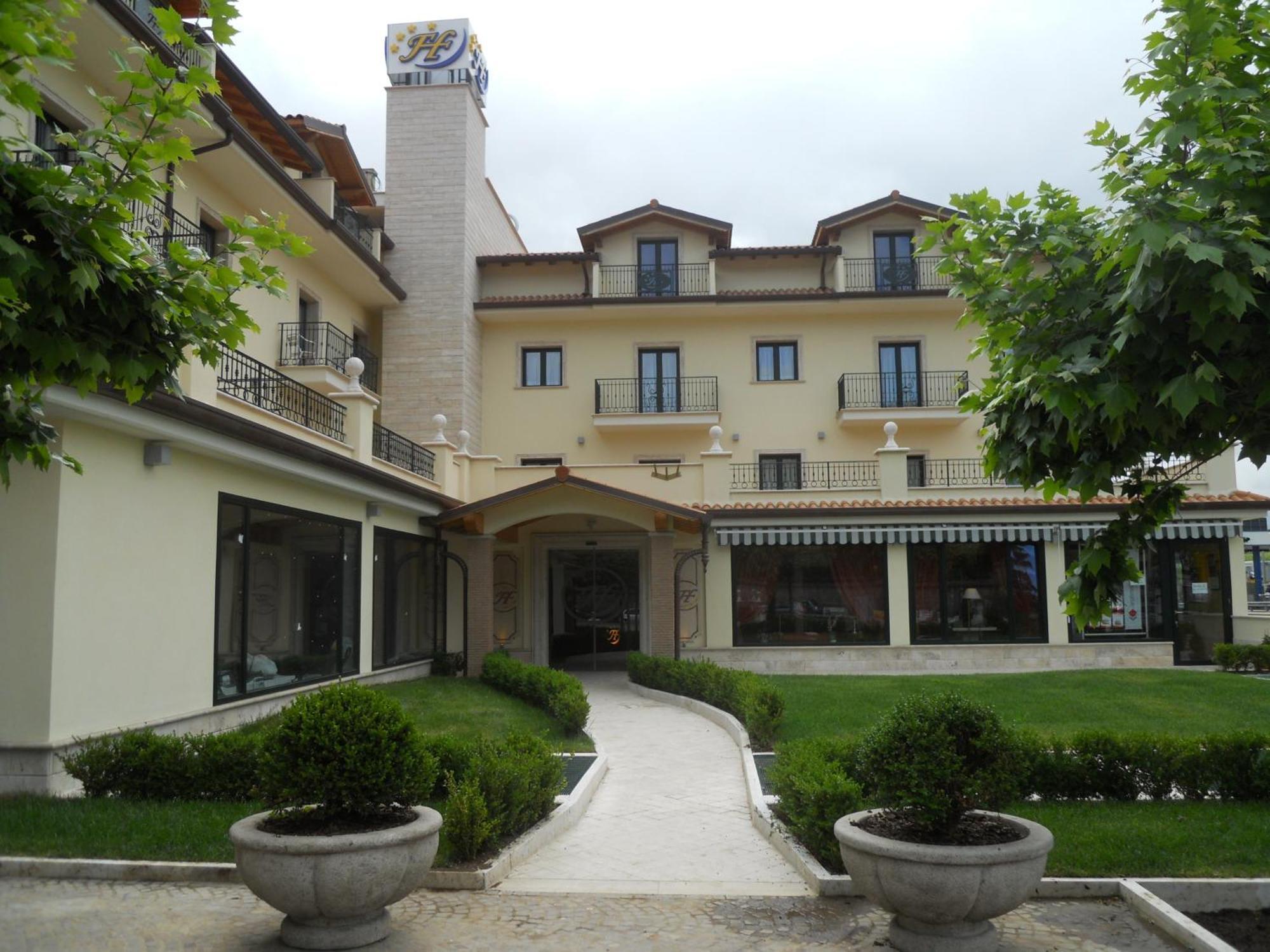 Fashion Hotel Valmontone Kültér fotó