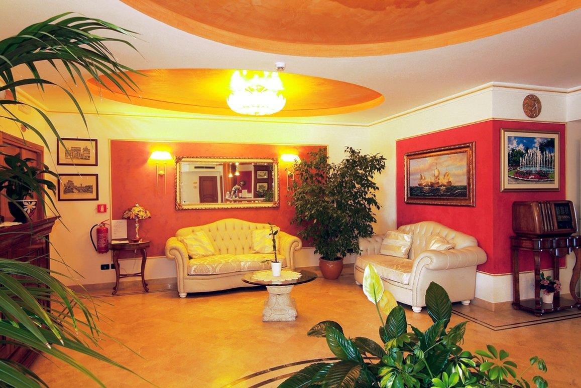 Fashion Hotel Valmontone Kültér fotó