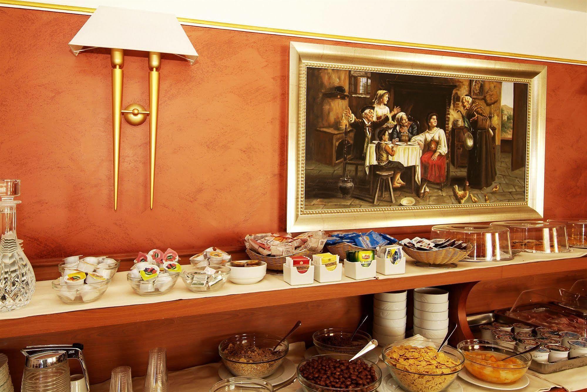 Fashion Hotel Valmontone Kültér fotó