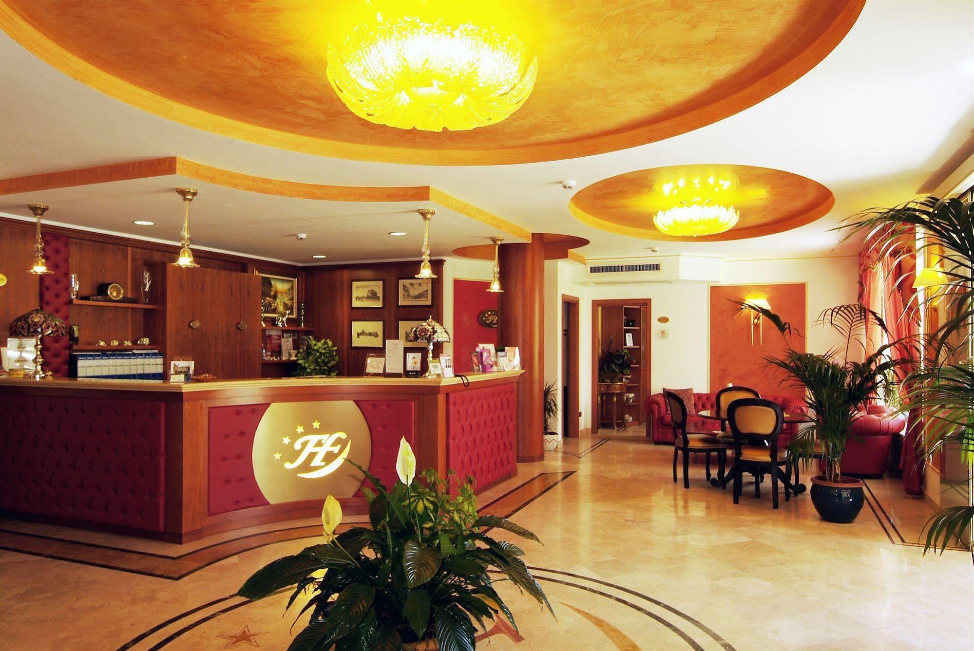 Fashion Hotel Valmontone Kültér fotó